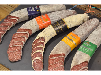 Alphüsli-Regenbogenwurst_1-scaled